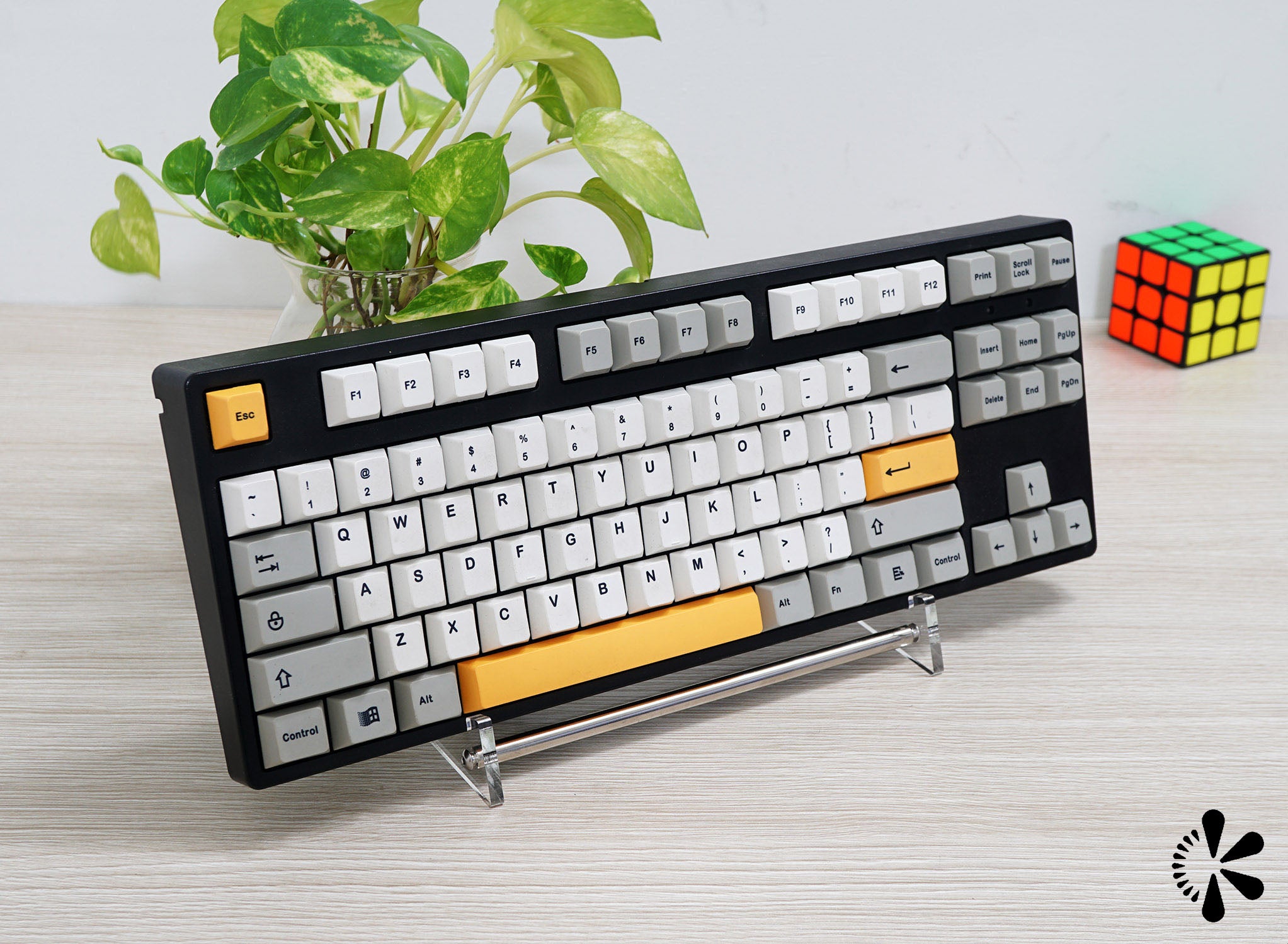 Kệ trưng bày Bàn phím (có foam chống trầy)