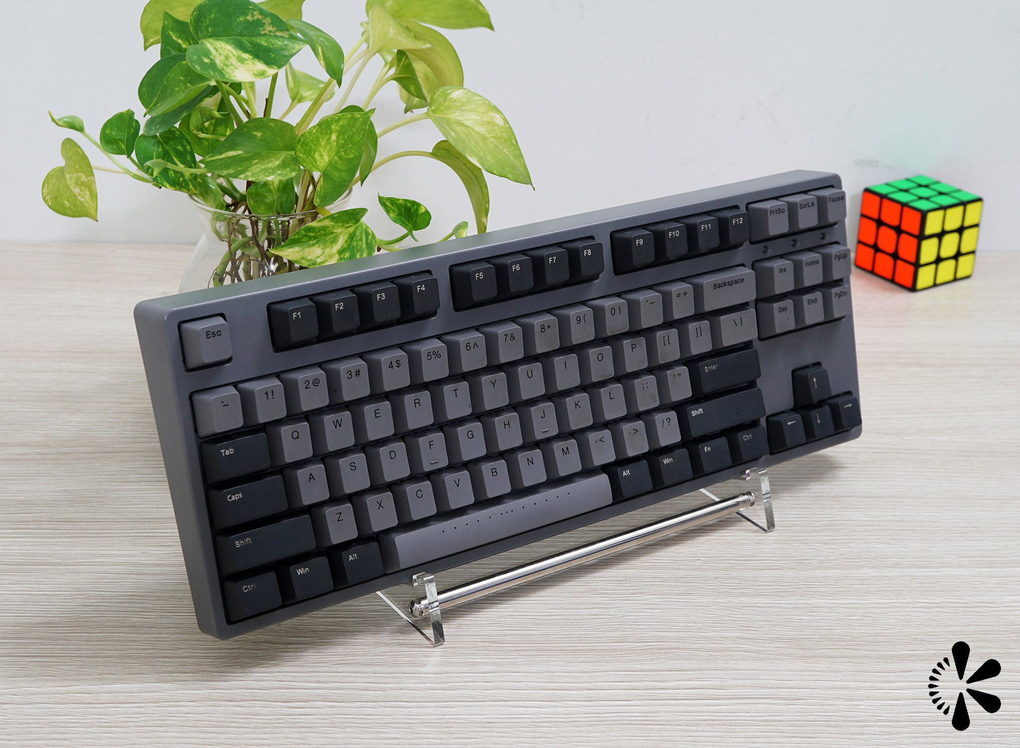 Kệ trưng bày Bàn phím (có foam chống trầy)